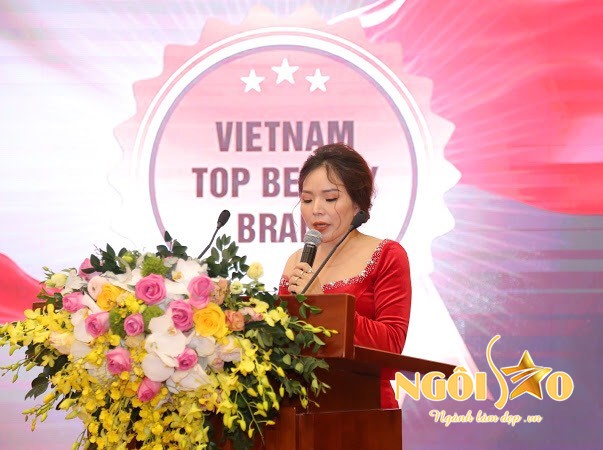 Đại diện ban tổ chức phát biểu tại Hội tụ đỉnh cao ngành làm đẹp Việt Nam năm 2019